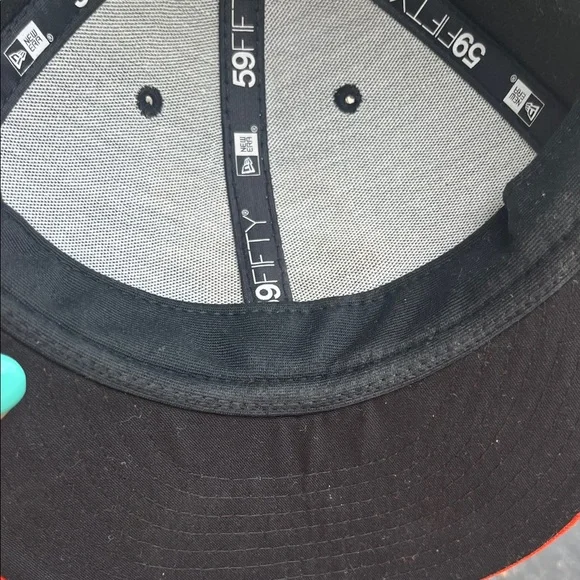 Like new New Era Jet Black Baltimore Orioles baseball Cap - Picture 12 of 15